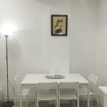 Apartamento Hm En Vista Alegre Madrid Exterior foto